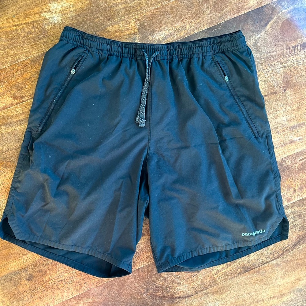 Patagonia Nine Trails Shorts - men's medium - black